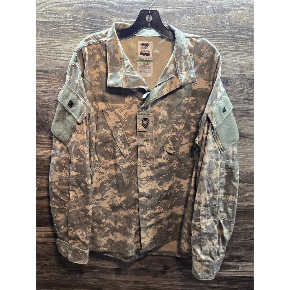 US Army ACU Digital Camo Combat Coat Buzz Off Large Regular 8415-01-519-8599